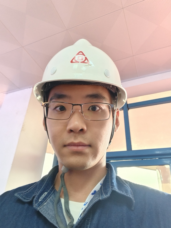 何鹏宇的第二张照片--河南残疾人相亲网